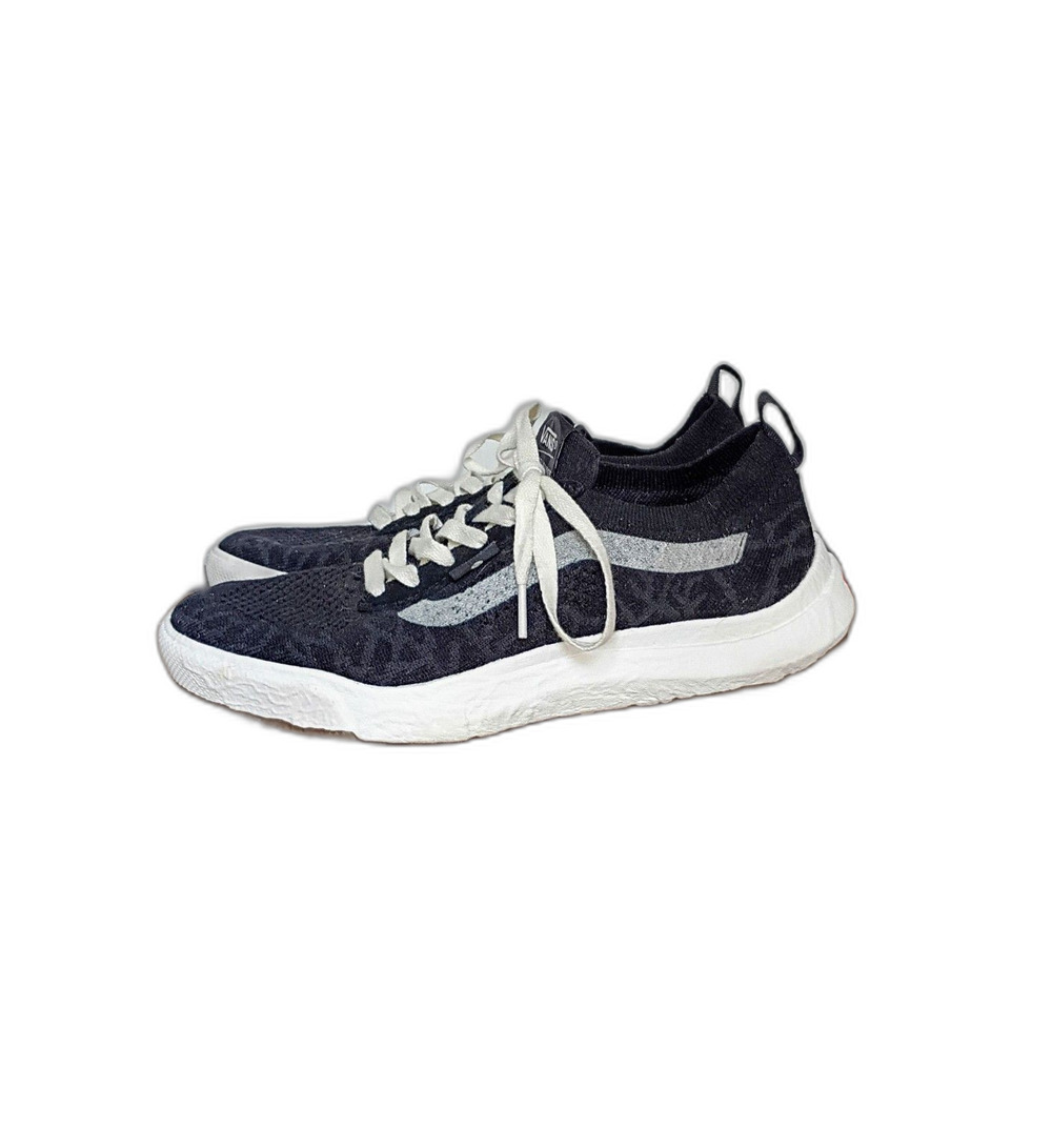 Vans UltraRange VR3 Size Womens 9 Mens 7.5 Black Knit Sneakers - Picture 2 of 9